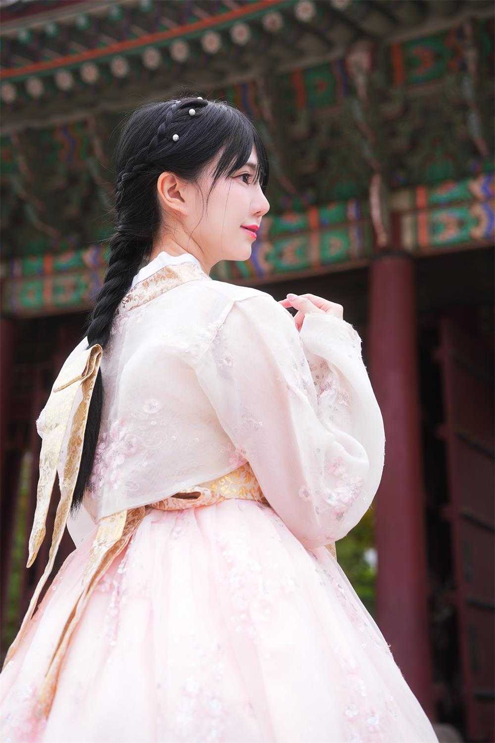 Sally Dorasnow – 2025 New Year Hanbok [20P/302M](2