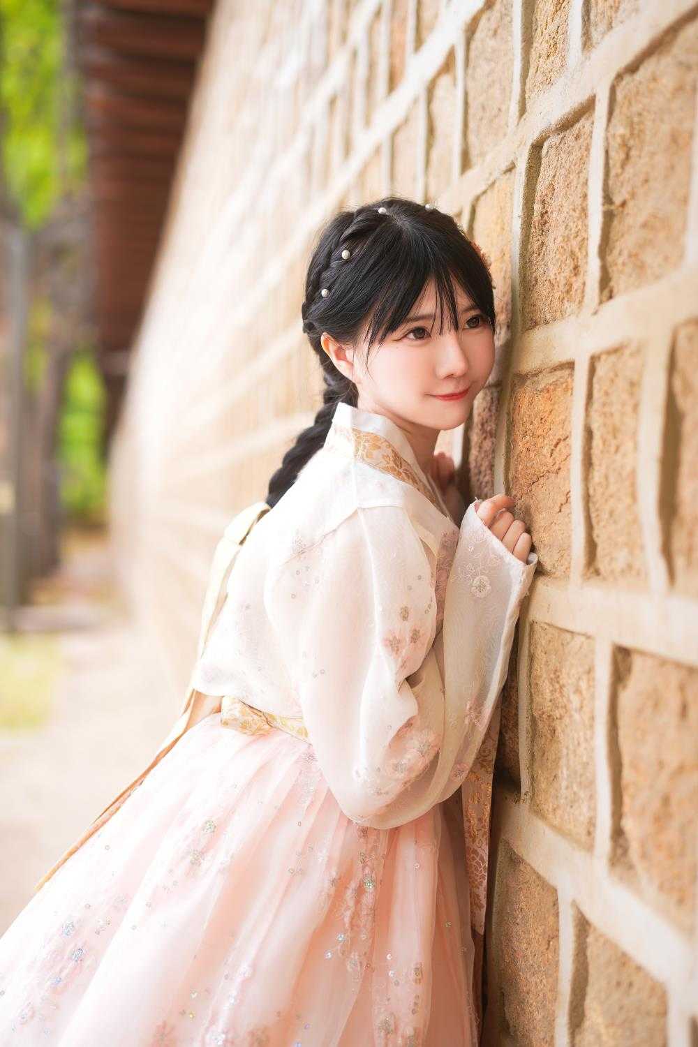 Sally Dorasnow – 2025 New Year Hanbok [20P/302M](4